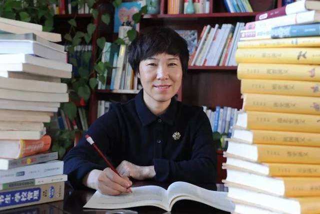<a href='http://www.hzzczb.cn/tags/第二完全學(xué)校/' target='_blank'><u>南陽(yáng)市第二完全學(xué)校</u></a>校長(zhǎng)趙環(huán)平