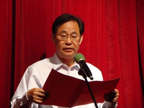 第一完全學(xué)校總校長王連照