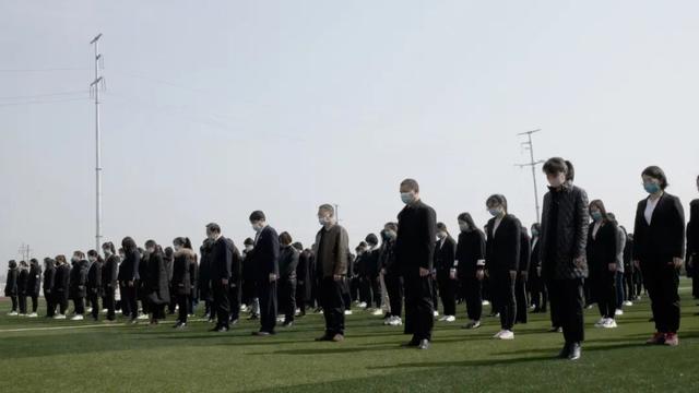 南陽一完學(xué)校志哀活動(dòng)：高中部的校長(zhǎng)講話火了