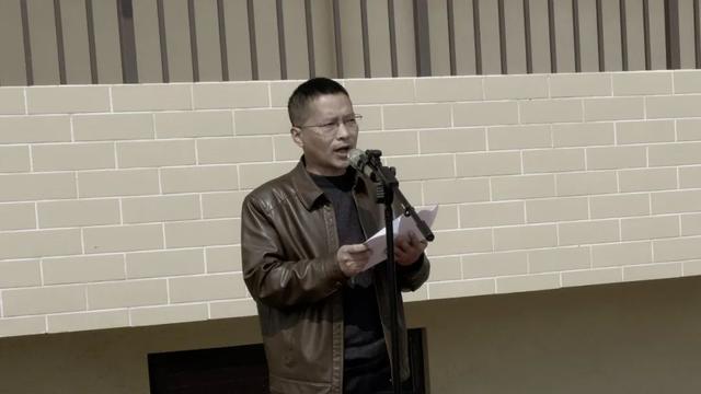 南陽一完學(xué)校志哀活動(dòng)：高中部的校長(zhǎng)講話火了