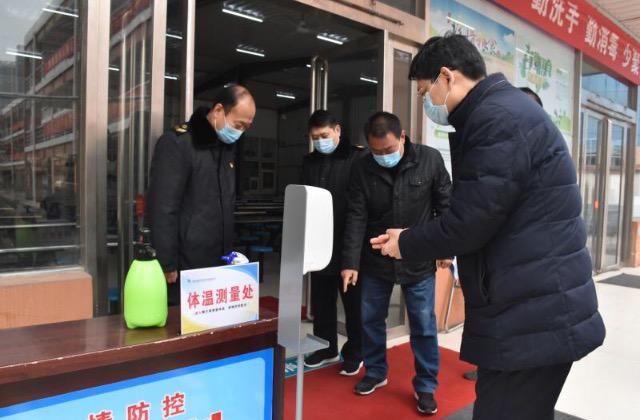 市教育局對南陽一中、南陽五中高三開學(xué)準(zhǔn)備工作開展檢查驗(yàn)收