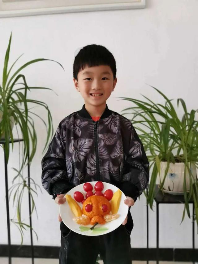 超可愛！“五一”節(jié)，一完的幼兒到高中生們各顯神通