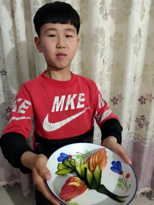 超可愛！“五一”節(jié)，一完的幼兒到高中生們各顯神通