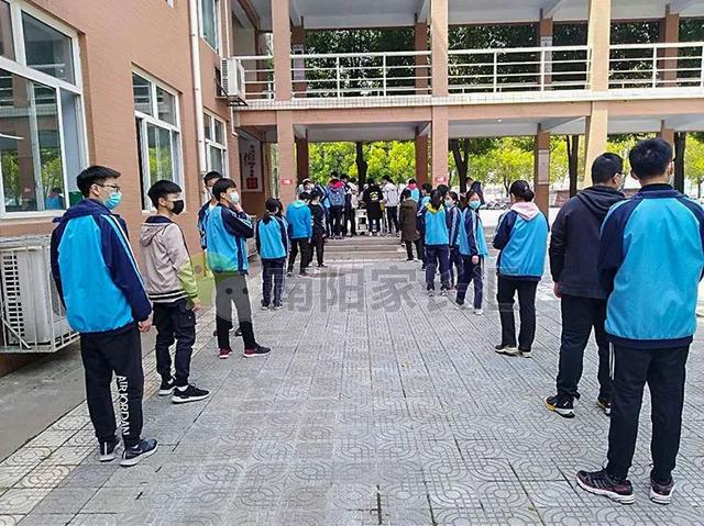 現(xiàn)場：南陽一中返校復學首日全流程：貼心、放心