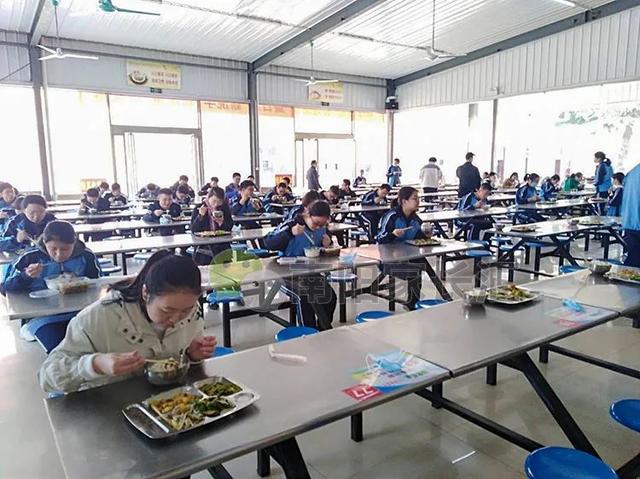 現(xiàn)場：南陽一中返校復學首日全流程：貼心、放心