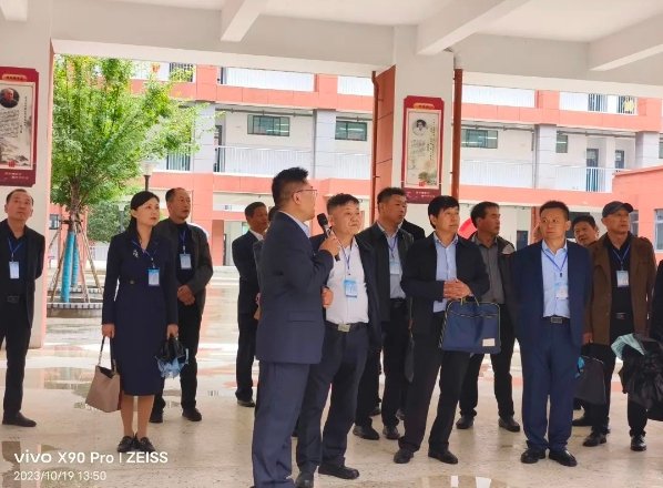 高新區(qū)開展中小學校管理“大觀摩、大評比、大提升”活動